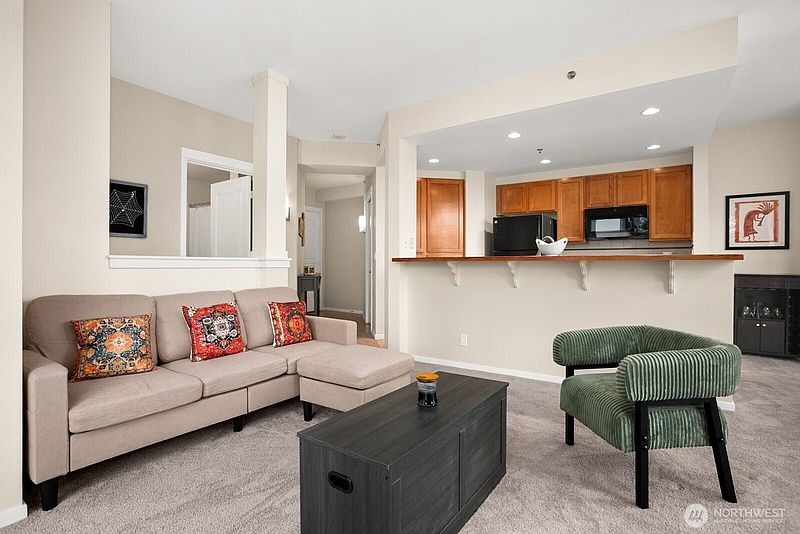 3rd image of 2801 1st Avenue #1014