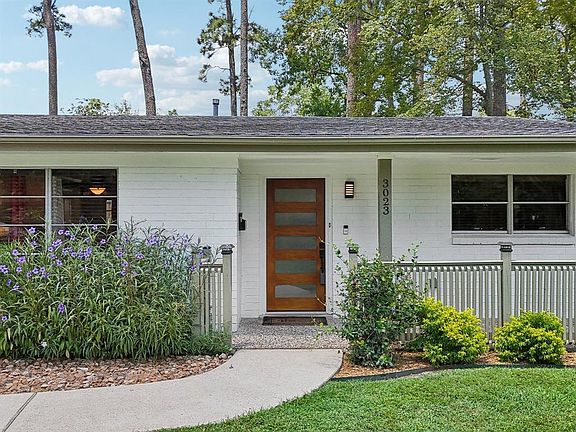 3rd image of 3023 Crest Drive