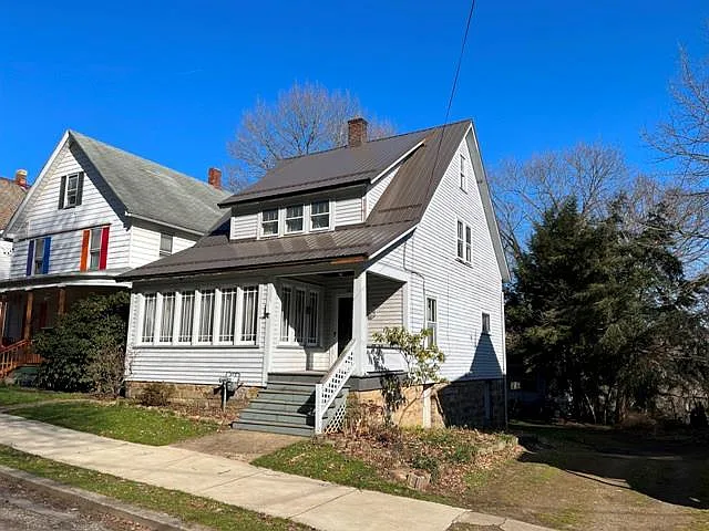 26 W 4th St photo 1