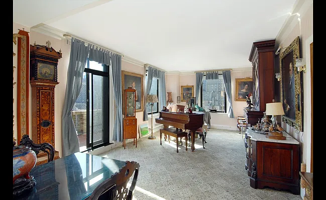 Sold by Douglas Elliman | media 8
