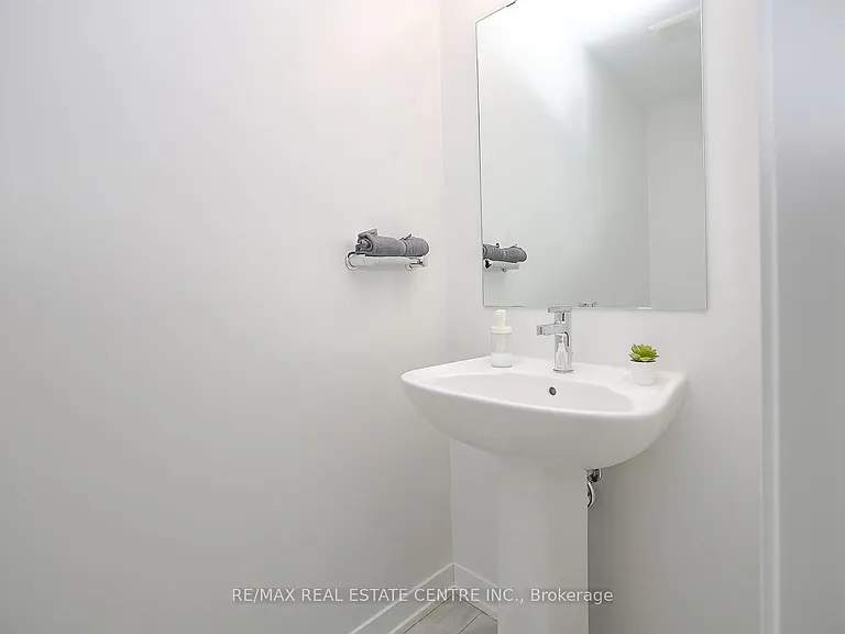 3556 Colonial Dr #4 — Photo 15