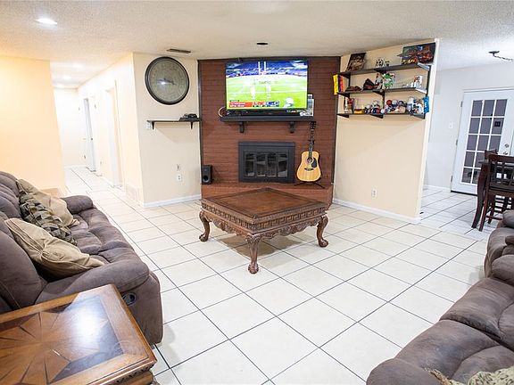 5th image of 1016 N Knowles Dr