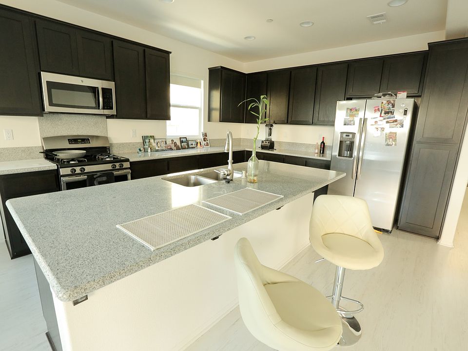 mogumogunekoページ 6959 Madison Way, Fontana, CA 92336 | Zillow