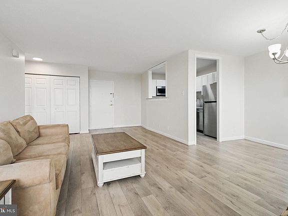 5th image of 301 N Beauregard St APT 1010
