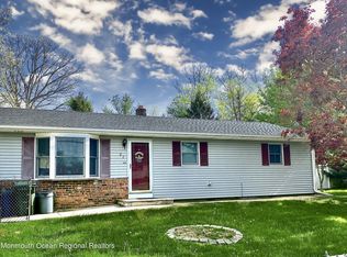 21 Redwood Rd, Howell, NJ 07731
