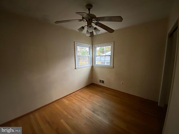 5th image of 1042 Glenvilla Dr