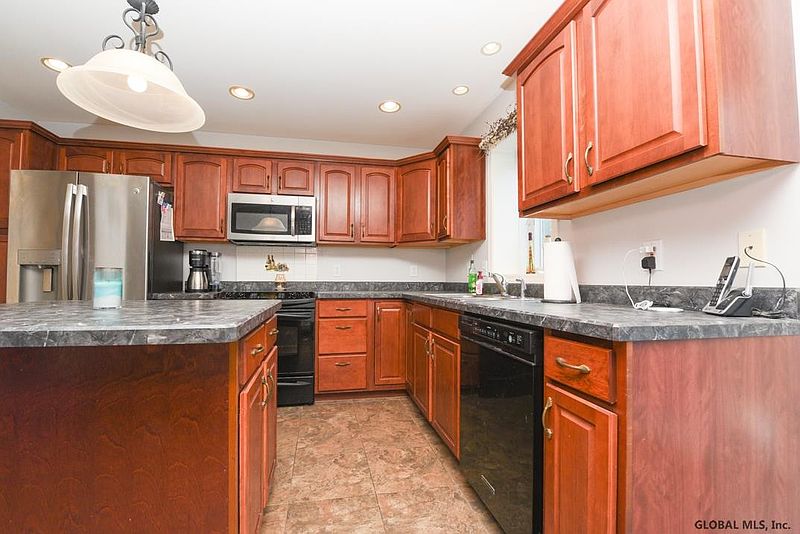 2nd image of 18A LEA Drive