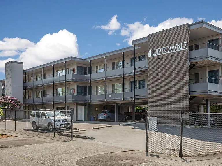 Uptown 7 Apartments — Photo 13