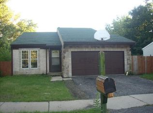 2725 White Barn Rd, Aurora, IL 60502