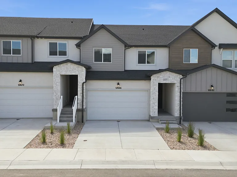 12666 S Bishop Pass Cv — Photo 1