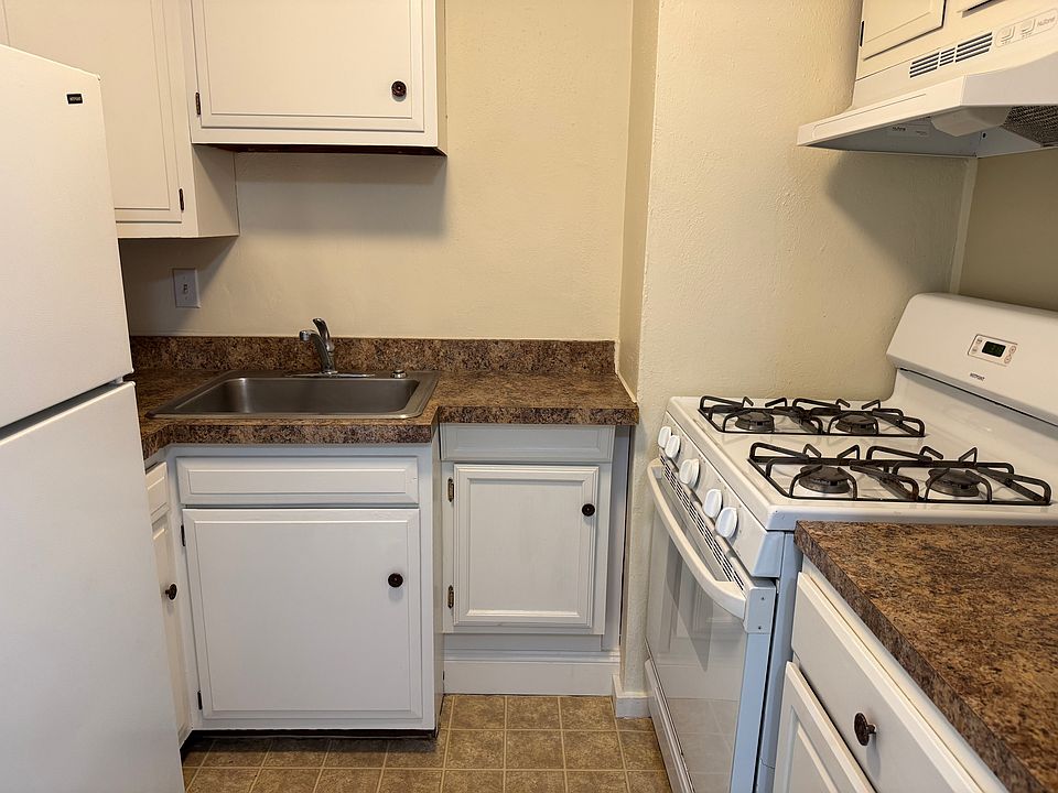 1st image of 1144 Douglas Ave #7