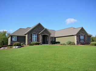 8191 W Stone Creek Cir, Caledonia, WI 53108