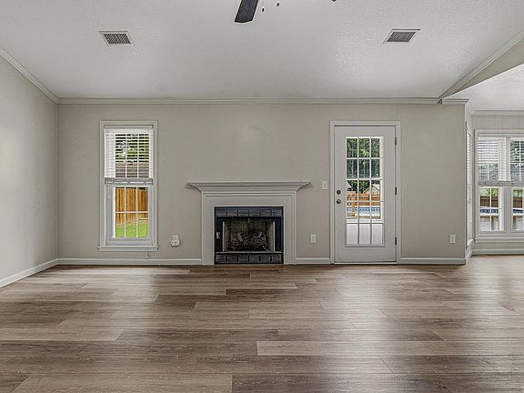 5th image of 4104 Jessica Ln