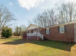 425 Sutton Rd, Spartanburg, SC 29302