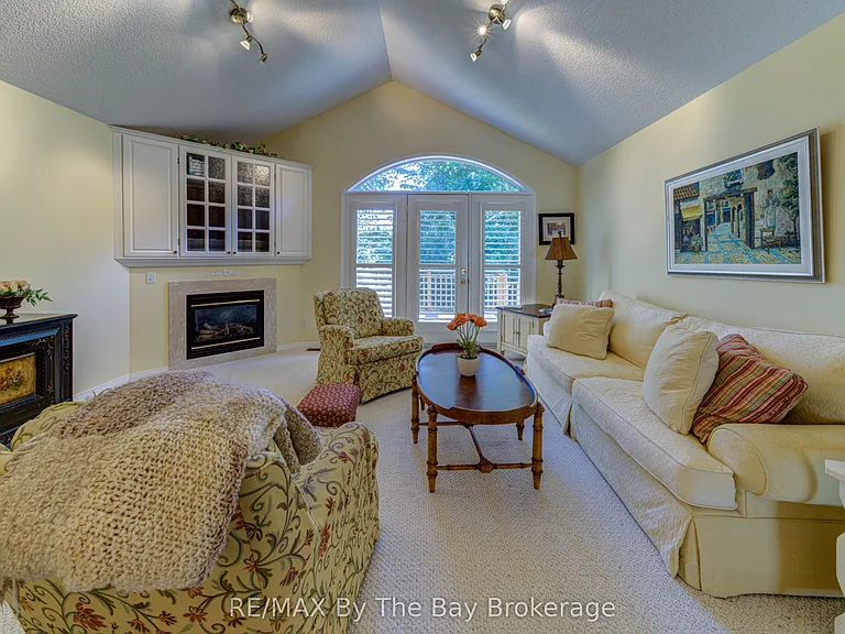 32 Green Briar Dr — Photo 6