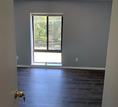 3rd image of 6145 Leesburg Pike