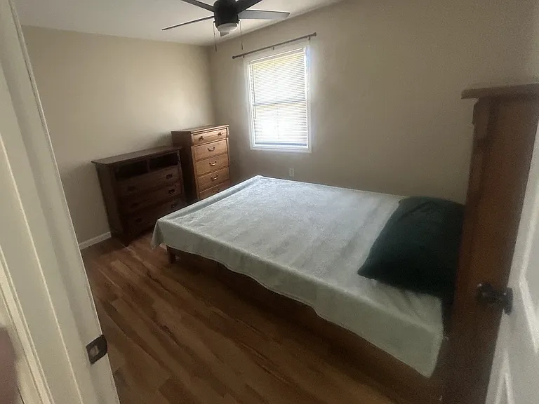 4 S Franklin St #B — Photo 19