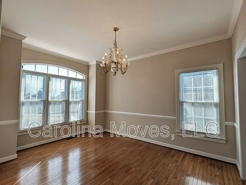 4 bed, 2.5 bath, $2,249 — Photo 3