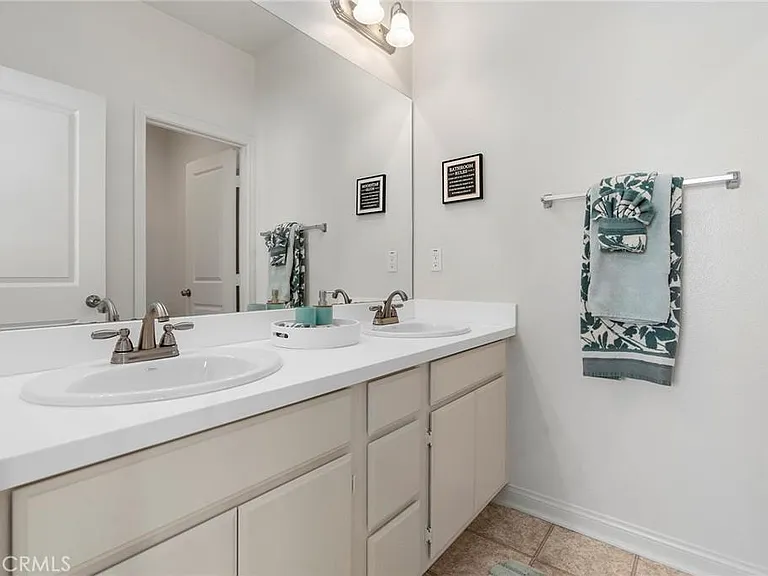 1721 Pantai Ave — Photo 29