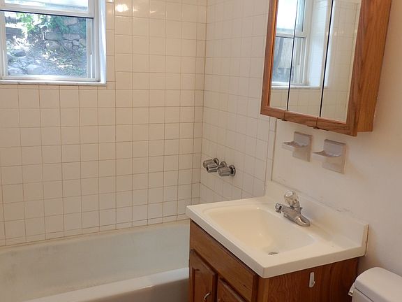 5th image of 104 Main St APT A8
