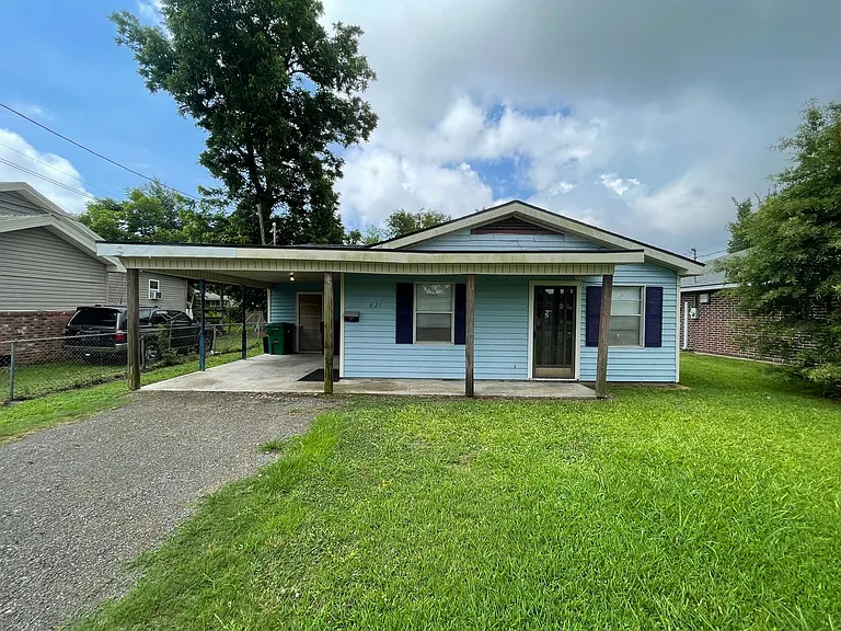 821 Garden Dr — Photo 1