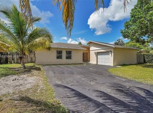 387 NW 39th Way, Deerfield Beach, FL 33442