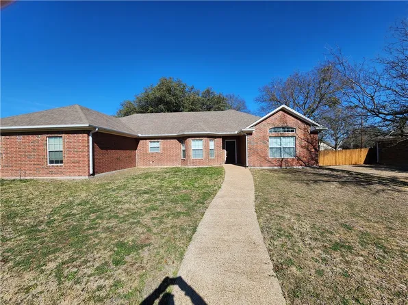 371 W 2nd St, Crawford, TX 76638
