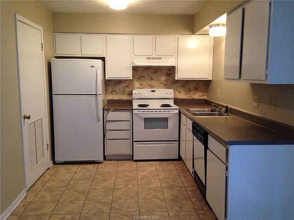 1st image of 809 San Pedro Dr APT D
