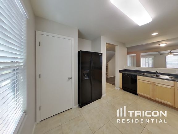5th image of 21116 E Pickett St