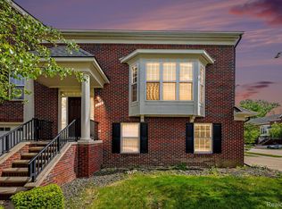 776 Paint Creek Dr, Troy, MI 48085