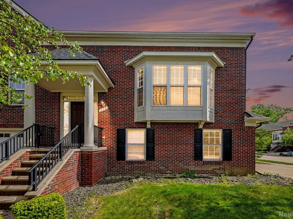 776 Paint Creek Dr, Troy, MI 48085
