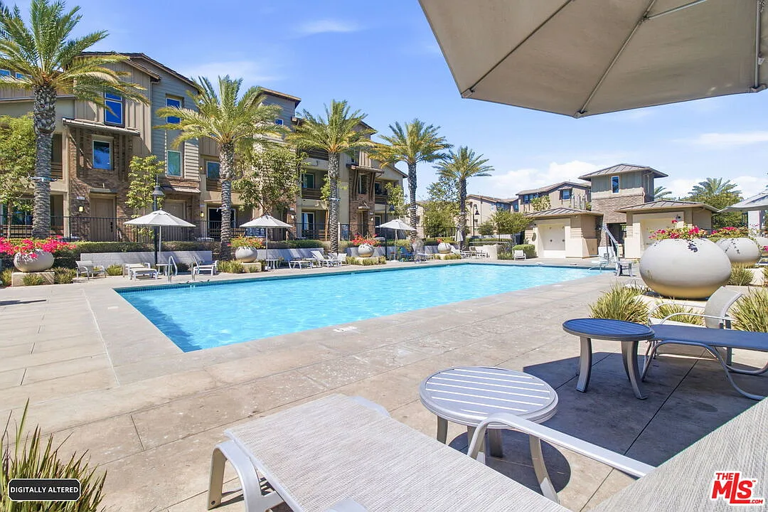 2 bed, 2.5 bath, 1562 sqft, $3,400 — Photo 4