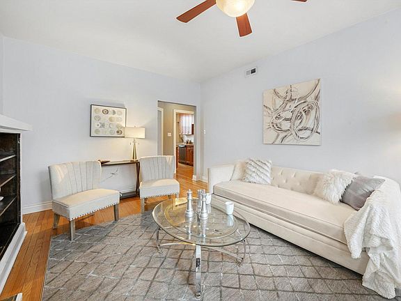 4th image of 2454 N Washtenaw Ave #3