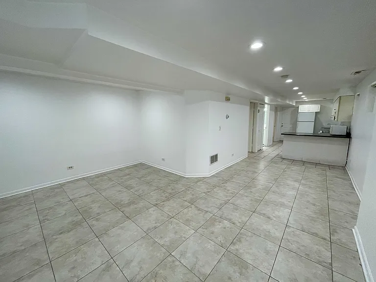 925 S Carpenter St #G — Photo 1