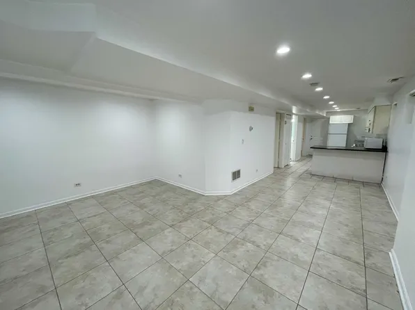 925 S Carpenter St #G, Chicago, IL 60607