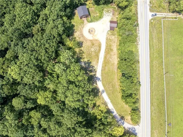 821 W 92nd Hwy, Smithville, MO 64089