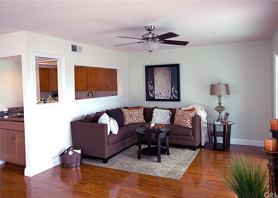 2nd image of 24572 Harbor View Dr Unit A