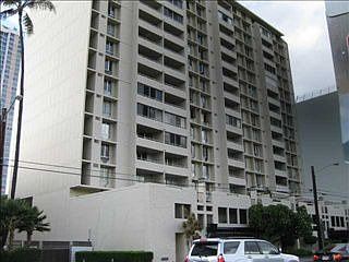 2nd image of 920 Ward Ave APT 8D