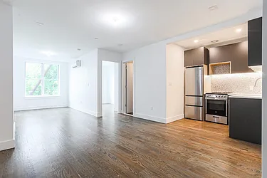 224 Hawthorne Street, #3A