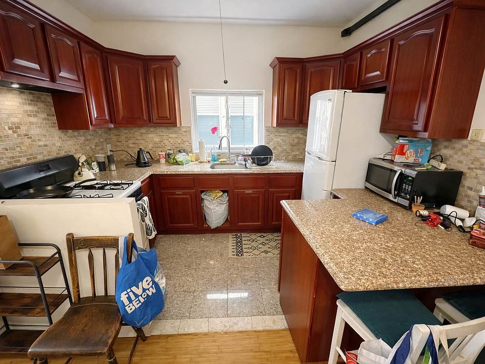 1st image of 2566 33rd St APT 2F