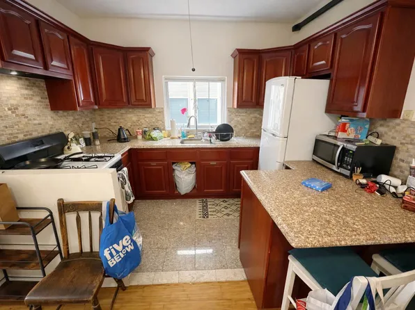 25-66 33rd Street image 1 of 6