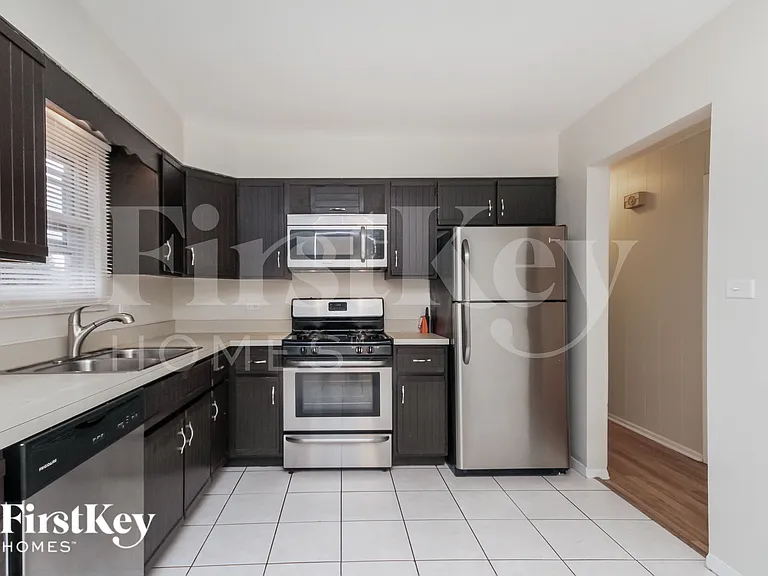 5724 Edward Dr — Photo 6