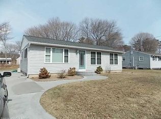 24 Edwards Rd, Old Saybrook, CT 06475