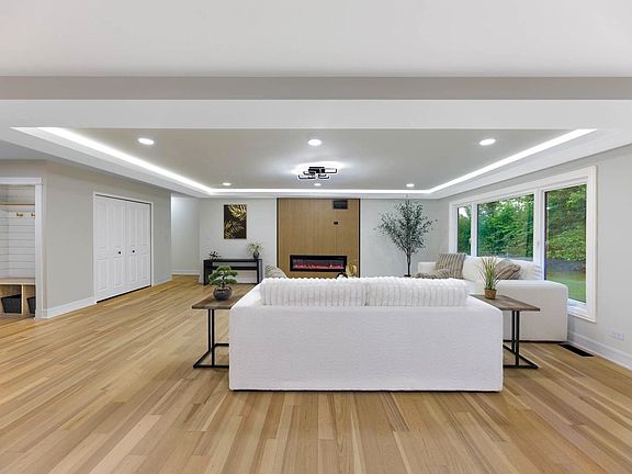 5th image of 2049 Dorval Dr
