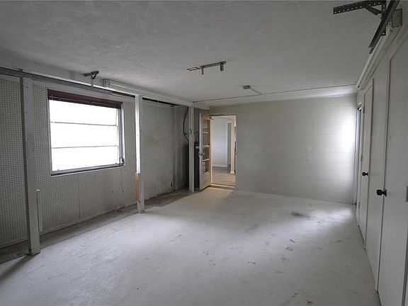 5th image of 7464 Cass Cir #7464
