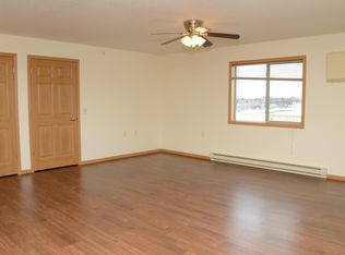 495 E South Ave APT 4, Chippewa Falls, WI 54729