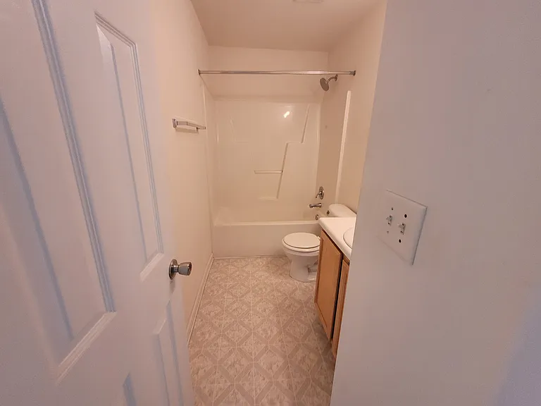 12 Bridgeport Dr — Photo 35