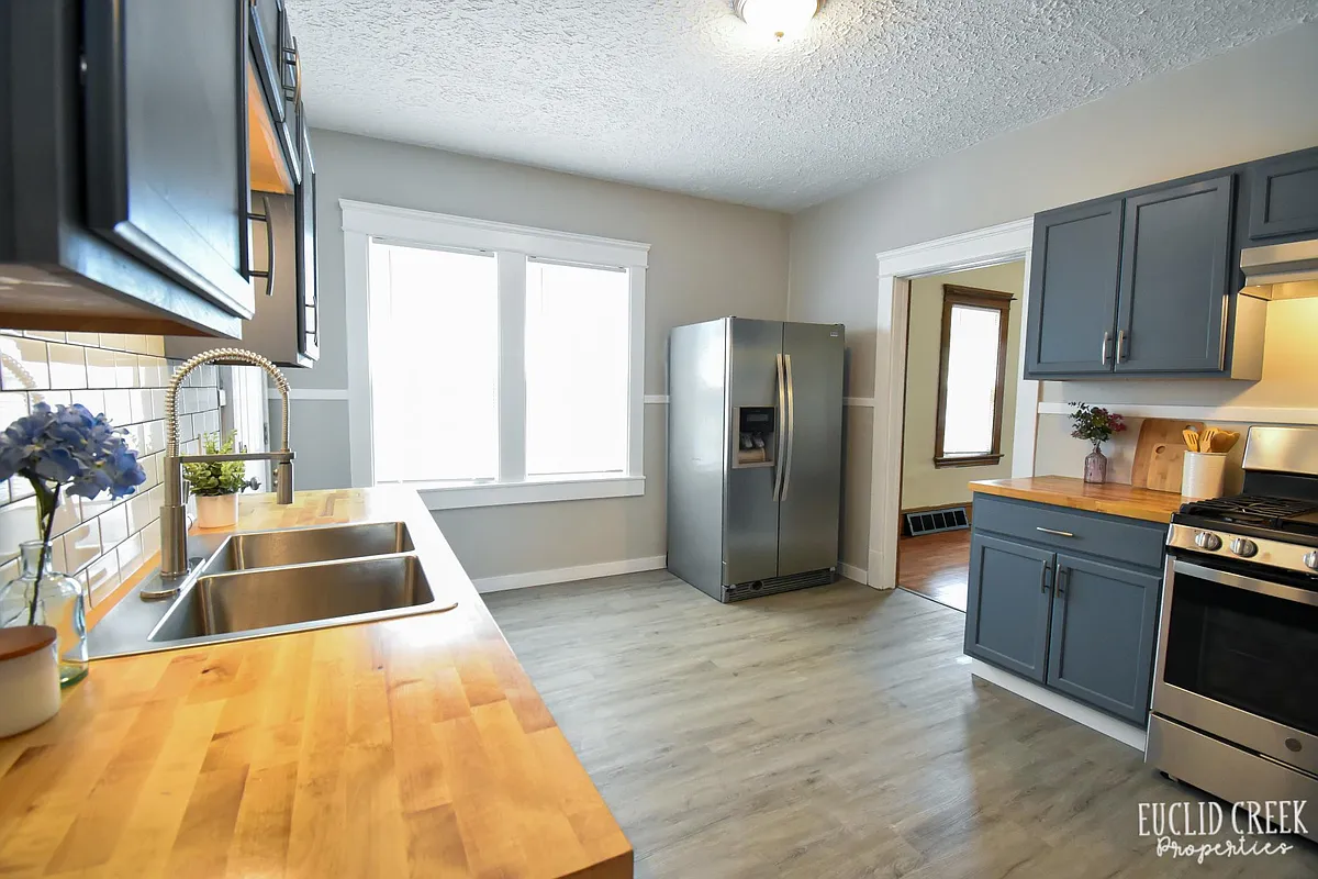 Recently rehabbed 2 bed/1 bath unit in Cleveland's historic Slavic Village Neighborhood. — photo 2