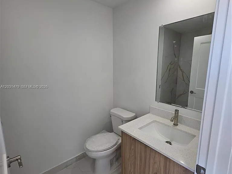 1305 NW 4th Ter #1305 — Photo 8