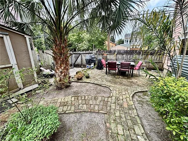 936 Philip St — Photo 25